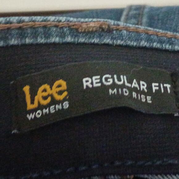 Bundle Set of 2: Lee Women 18W Medium Denim Stretch Regular Fit Jean Capris - Picture 6 of 8